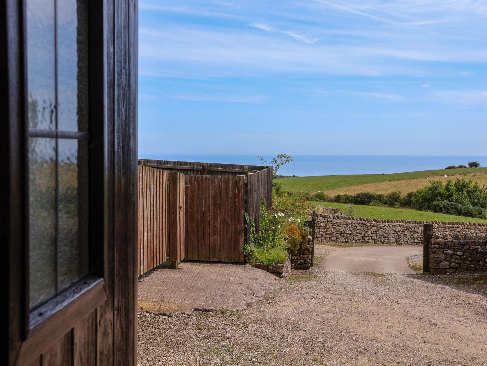 Dairy Cottage Staintondale Экстерьер фото